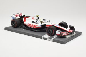 Haas VF-22 #47 M. Schumacher Bahrain GP 2022 Minichamps 1:18 117220147 Metal - imagem 4 de 6