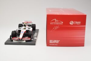Haas VF-22 #47 M. Schumacher Bahrain GP 2022 Minichamps 1:18 117220147 Metal - imagem 6 de 6
