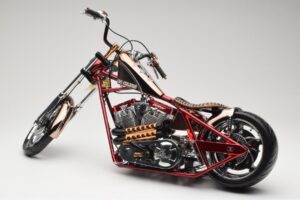 Harley-Davidson West Coast Choppers Diablo Soft Tail Ouro Vermelho Minichamps 1:5 JJ04-05-03 Metal - imagem 4 de 6
