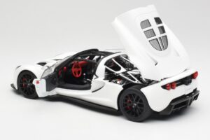 Hennessey Venom GT Branco AUTOart 1:18 75404 Metal - imagem 5 de 8