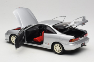 Honda Integra Type R DC2 Pre-Facelift Vogue Silver Metallic MotorHelix 1:18 M85202 Metal - imagem 5 de 8