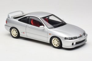 Honda Integra Type R DC2 Pre-Facelift Vogue Silver Metallic MotorHelix 1:18 M85202 Metal - imagem 6 de 8
