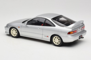 Honda Integra Type R DC2 Pre-Facelift Vogue Silver Metallic MotorHelix 1:18 M85202 Metal - imagem 7 de 8
