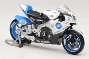 Honda RC212V #56 S. Nakano Konica Minolta Honda MotoGP 2007 Minichamps 1:18 112071056 Metal - imagem 4 de 6