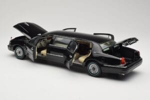 Hongqi Qijian CA7460 FAW 1:18 139940 Metal - imagem 5 de 8