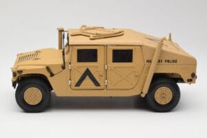 Hummer H1 AM General Military Police Exoto 1:18 01801 Metal - imagem 4 de 8