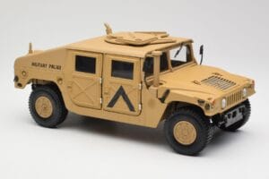 Hummer H1 AM General Military Police Exoto 1:18 01801 Metal - imagem 6 de 8