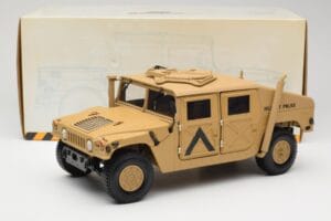 Hummer H1 AM General Military Police Exoto 1:18 01801 Metal - imagem 8 de 8