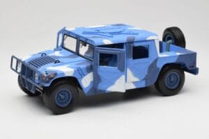 Hummer H1 Humvee Azul & Branco Motormax 1:18 73157 Metal - imagem 2 de 8