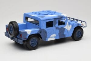 Hummer H1 Humvee Azul & Branco Motormax 1:18 73157 Metal - imagem 3 de 8