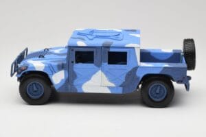 Hummer H1 Humvee Azul & Branco Motormax 1:18 73157 Metal - imagem 4 de 8
