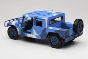 Hummer H1 Humvee Azul & Branco Motormax 1:18 73157 Metal - imagem 5 de 8