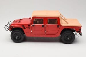 Hummer H1 Soft Top Vermelho Exoto 1:18 01805 Metal - imagem 4 de 8