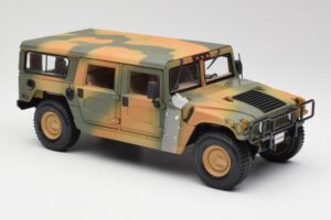 Hummer H1 Station Wagon Military Maisto 1:18 56049 Metal - imagem 6 de 8