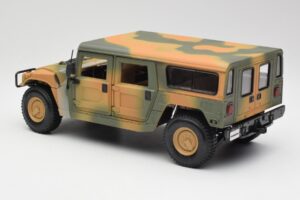 Hummer H1 Station Wagon Military Maisto 1:18 56049 Metal - imagem 7 de 8