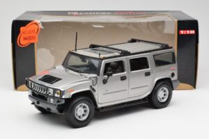 Hummer H2 Prata Maisto 1:18 7449569 Metal - imagem 8 de 8