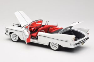 Imperial Crown Cabriolet Branco Road Signature 1:18 20138 Metal - imagem 5 de 8