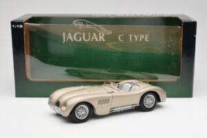 Jaguar C-Type Bronze AUTOart 1:18 73502 Metal - imagem 8 de 8