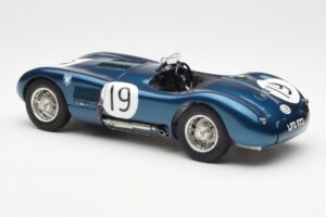 Jaguar C-Type #19 J. Stewart Ecurie Ecosse Goodwood Members Meeting 1954 CMC 1:18 M-192 Metal - imagem 5 de 6