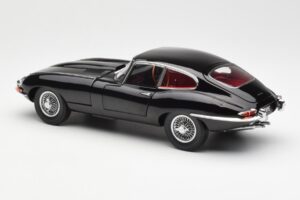 Jaguar E-Type 3.8 Series 1 Preto Kyosho 1:18 08954BK Metal - imagem 7 de 8