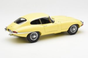 Jaguar E-Type 3.8 Series 1 Amarelo Claro Kyosho 1:18 08954LY Metal - imagem 3 de 8