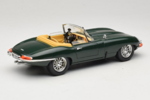 Jaguar E-Type Cabriolet Verde Bburago 1:18 3026 Metal - imagem 3 de 8