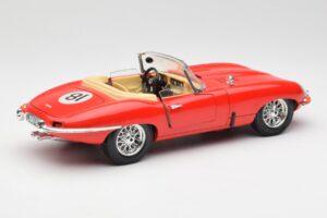 Jaguar E-Type Cabriolet Vermelho Bburago 1:18 3016 Metal - imagem 3 de 8