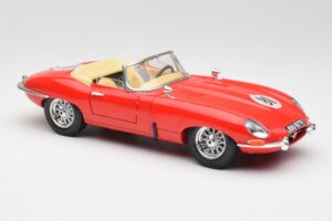 Jaguar E-Type Cabriolet Vermelho Bburago 1:18 3016 Metal - imagem 6 de 8