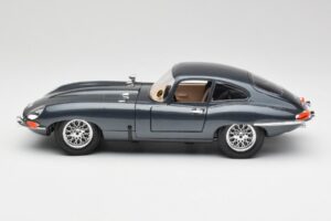 Jaguar E-Type Series 1 Verde Bburago 1:18 3018-M1 Metal - imagem 3 de 8