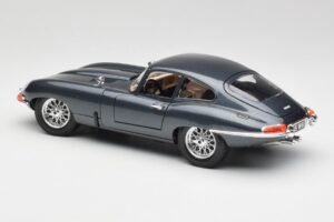 Jaguar E-Type Series 1 Verde Bburago 1:18 3018-M1 Metal - imagem 4 de 8