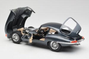 Jaguar E-Type Series 1 Verde Bburago 1:18 3018-M1 Metal - imagem 7 de 8