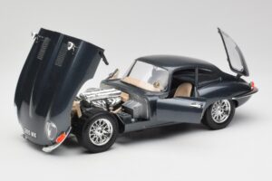 Jaguar E-Type Series 1 Verde Bburago 1:18 3018-M1 Metal - imagem 8 de 8