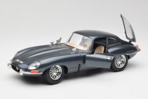 Jaguar E-Type Cinzento Bburago 1:18 30018 Metal - imagem 2 de 8