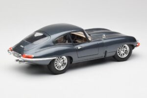 Jaguar E-Type Cinzento Bburago 1:18 30018 Metal - imagem 3 de 8