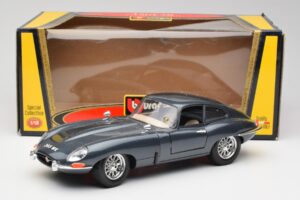 Jaguar E-Type Cinzento Bburago 1:18 30018 Metal - imagem 8 de 8