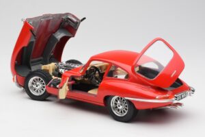 Jaguar E-Type Vermelho Bburago 1:18 3018 Metal - imagem 5 de 8