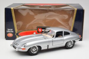 Jaguar E-Type Series 1 Prata Bburago 1:18 3018-M2 Metal - imagem 8 de 8