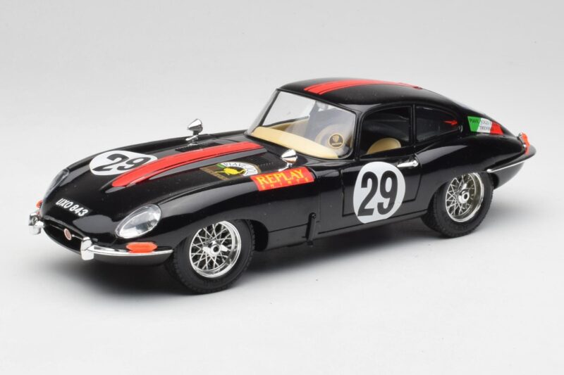 Jaguar E-Type #29 Preto Bburago 1:18 3018-M4 Metal