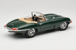 Jaguar E-Type Series 1 Roadster Verde Bburago 1:18 3016-M1 Metal - imagem 3 de 8