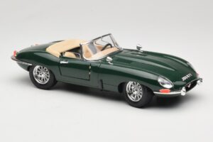 Jaguar E-Type Series 1 Roadster Verde Bburago 1:18 3016-M1 Metal - imagem 6 de 8