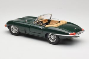 Jaguar E-Type Series 1 Roadster Verde Bburago 1:18 3018-M5 Metal - imagem 7 de 8