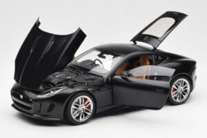 Jaguar F-Type R X152 Preto Mate AUTOart 1:18 73652 Compósito - imagem 2 de 8