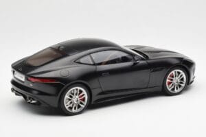 Jaguar F-Type R X152 Preto Mate AUTOart 1:18 73652 Compósito - imagem 3 de 8