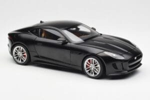 Jaguar F-Type R X152 Preto Mate AUTOart 1:18 73652 Compósito - imagem 6 de 8