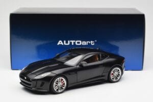 Jaguar F-Type R X152 Preto Mate AUTOart 1:18 73652 Compósito - imagem 8 de 8