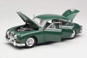 Jaguar Mark II British Racing Verde & Interior Azul Maisto 1:18 59001 Metal - imagem 2 de 8