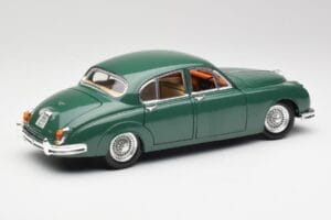 Jaguar Mk II British Racing Verde Maisto 1:18 50287 Metal - imagem 3 de 8