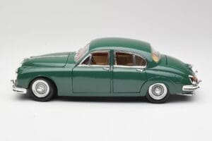 Jaguar Mk II British Racing Verde Maisto 1:18 50287 Metal - imagem 4 de 8