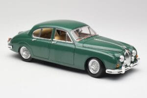Jaguar Mk II British Racing Verde Maisto 1:18 50287 Metal - imagem 6 de 8