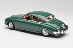 Jaguar Mk II British Racing Verde Maisto 1:18 50287 Metal - imagem 7 de 8